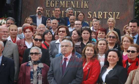 Chp Çorlu İlçe Örgütü`nden Atatürk Anıtına Çelenk