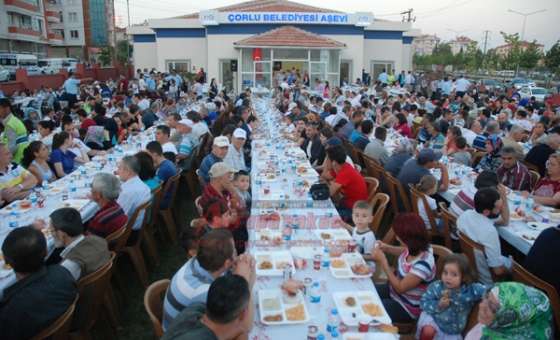Çorlu Belediyesi Aşevi'nde Son İftarlar