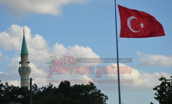Dev Türk Bayrağı İmrendiriyor
