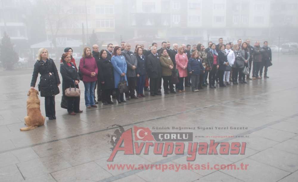 Çorlulu Mali Müşavirlerden Atatürk Anıtına Çelenk