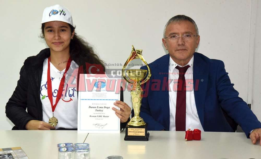 Şampiyon Satranççıdan Çorlu Belediyesine Ziyaret