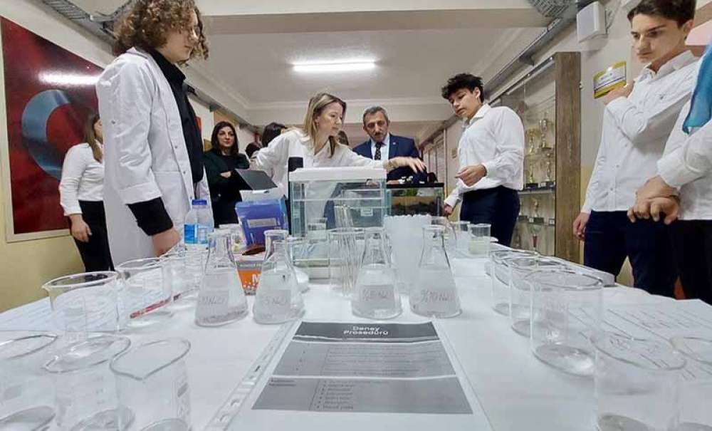 Okullarda Bilim Projeleri Devam Ediyor